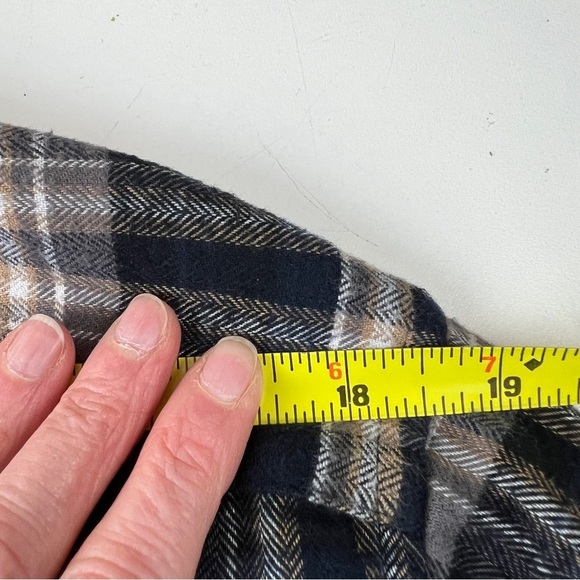 Men's Banana Republic Factory Blue Flannel Shirt - Picture 9 of 10